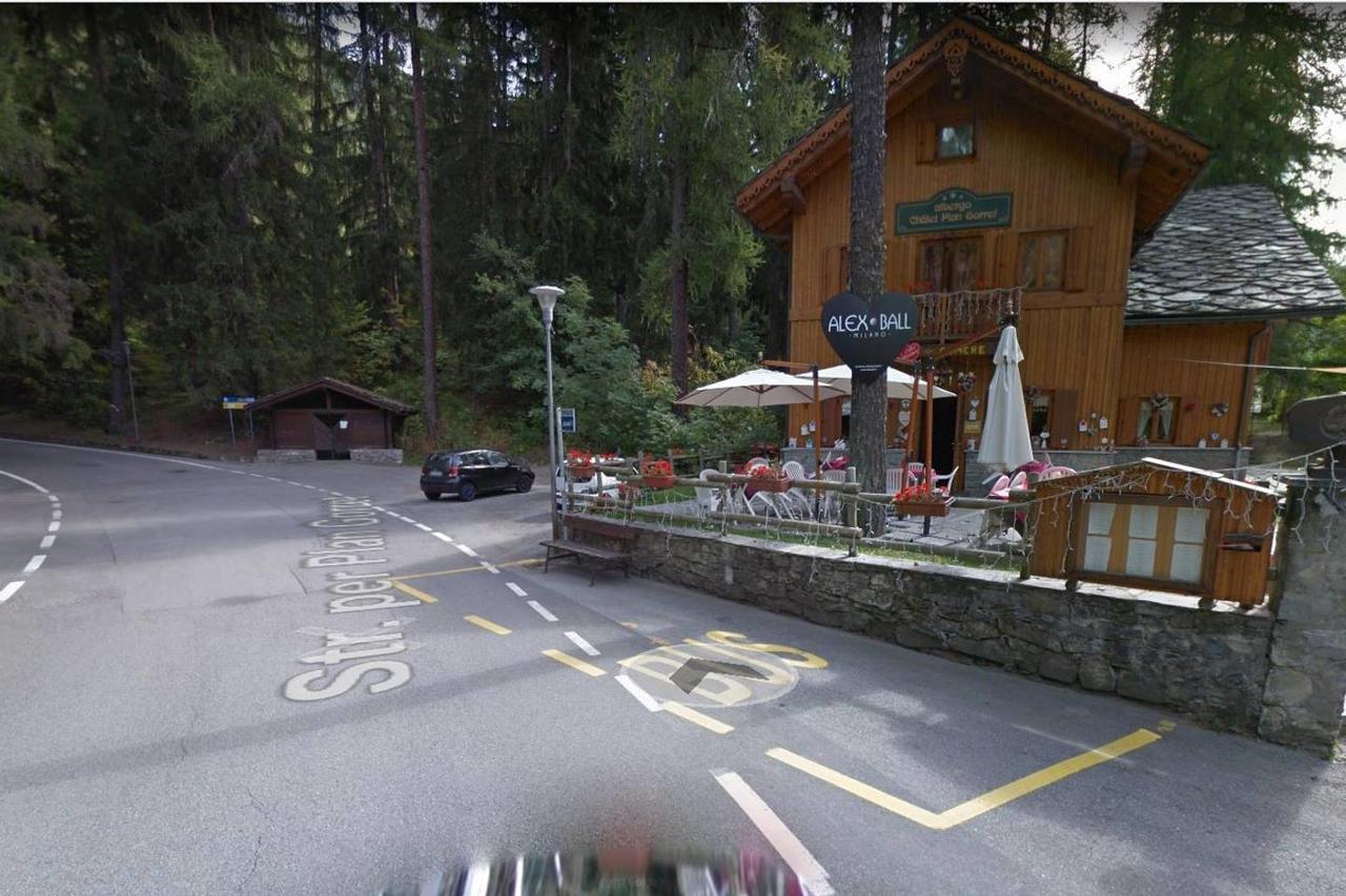 Joivy Superb Apartments For 6 With Mountain View And Garden In Courmayeur Bagian luar foto