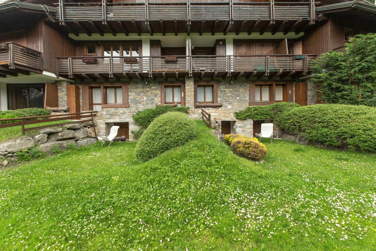 Joivy Superb Apartments For 6 With Mountain View And Garden In Courmayeur Bagian luar foto